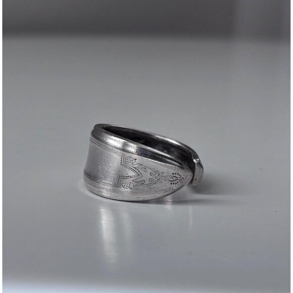 Handmade Size 8.5 Silver Plated Antique Spoon Ring: Oneida Debutante Pattern - Picture 3 of 7